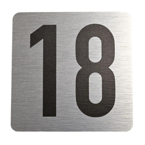 Tabliczka na drzwi 8x8 cm - numer 18