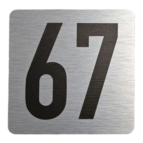 Tabliczka na drzwi 8x8 cm - numer 67