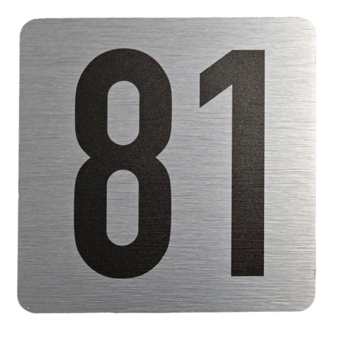 Tabliczka na drzwi 8x8 cm - numer 81